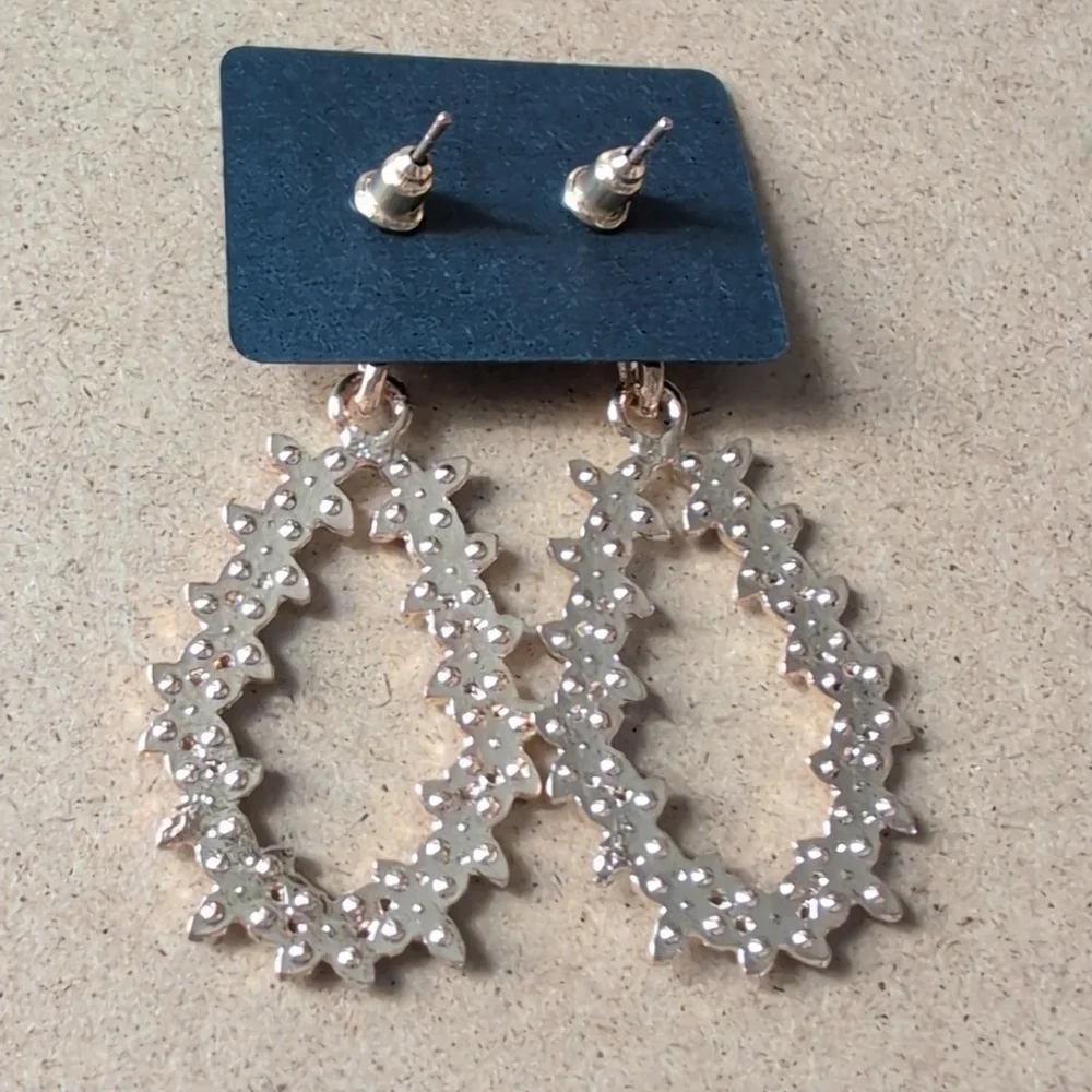 Elegant Gold Tone Floral Earrings